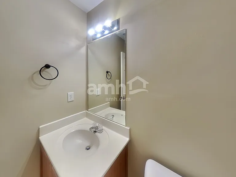 5527 Middlebury Dr — Photo 17