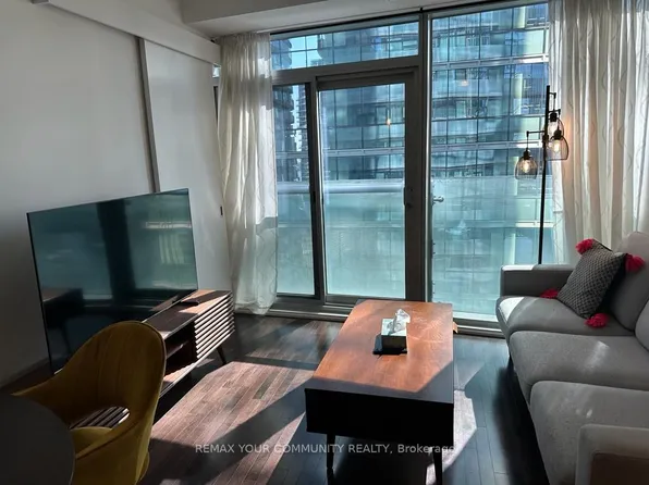14 York St #1709, Toronto, ON M5J 0B1
