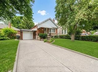 240 Parkview Hill Cres, Toronto, ON M4B1S3
