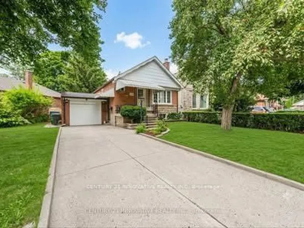 240 Parkview Hill Cres, Toronto, ON M4B 1S3