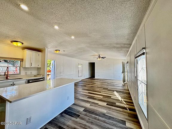 2nd image of 329 Hibiscus Dr