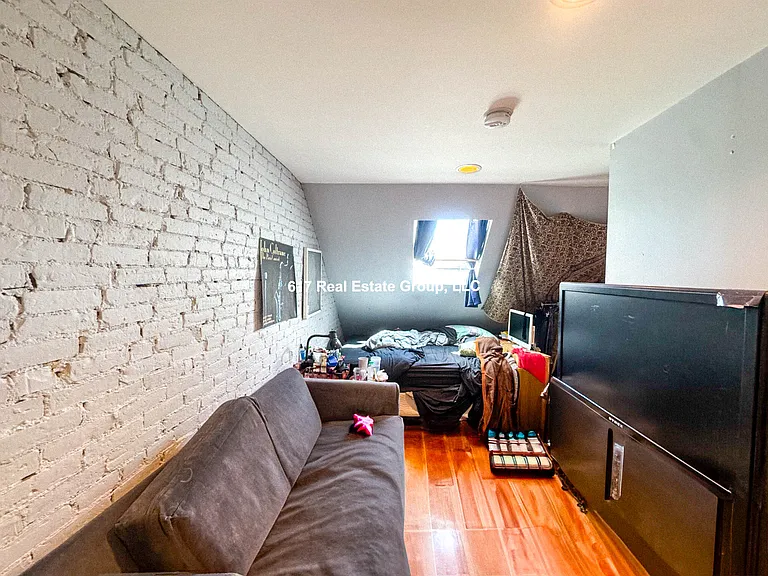 115 Franklin St — Photo 15
