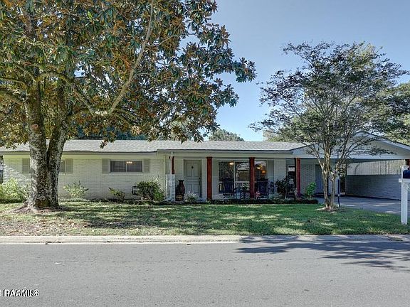 2nd image of 206 N Demanade Blvd