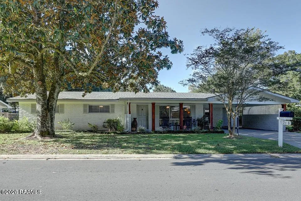 206 N Demanade Blvd