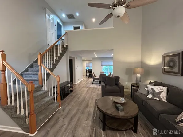 48 Winthrop Rd #B, Monroe Township, NJ 08831