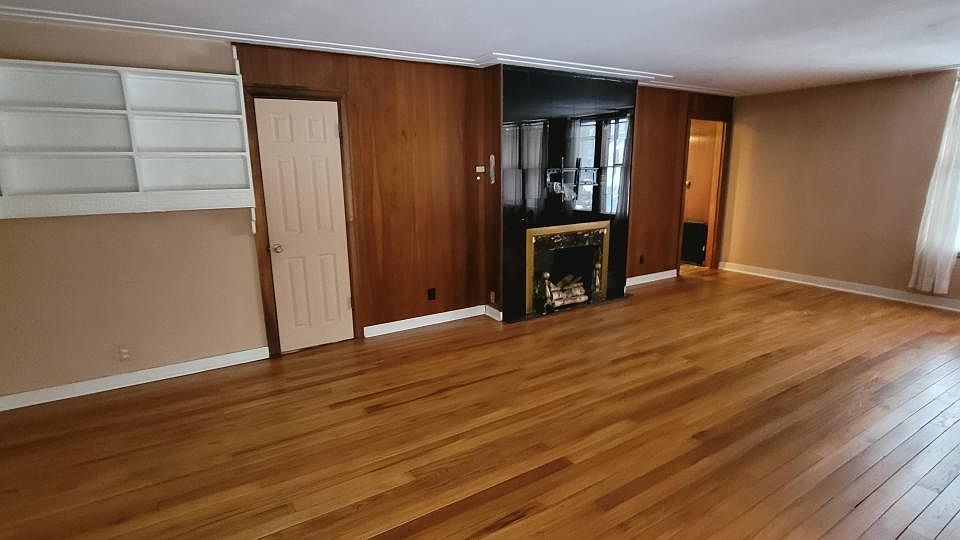 1st image of 154 College Ave NE #6