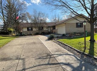 988 Pepper Hill Dr, Dayton, OH 45429
