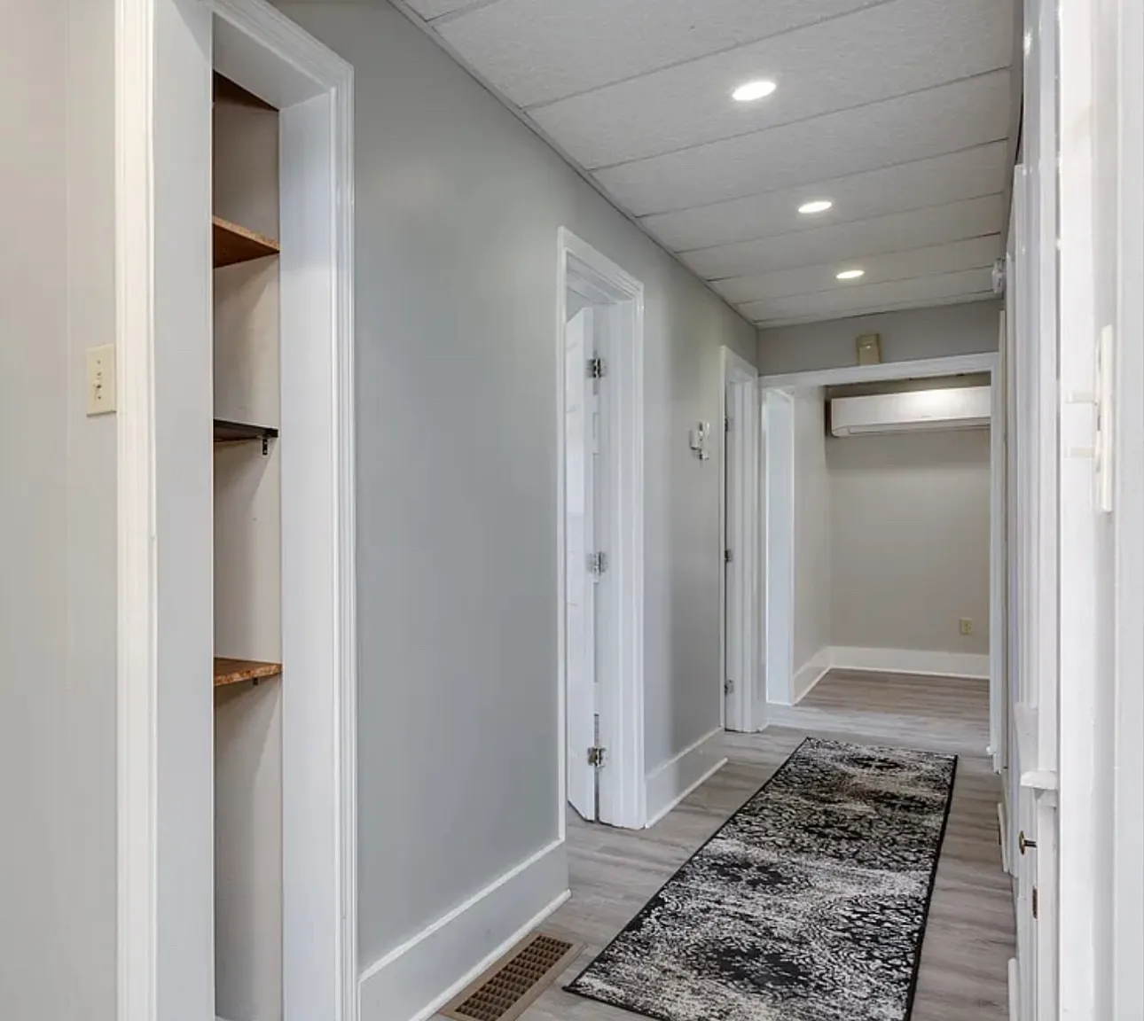 3 bed, 850 sqft, $2,000 — Photo 4