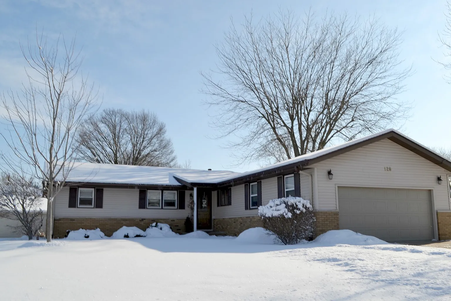 128 Brentwood Dr photo 1