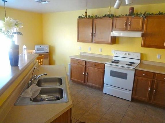 Kitchen With Island