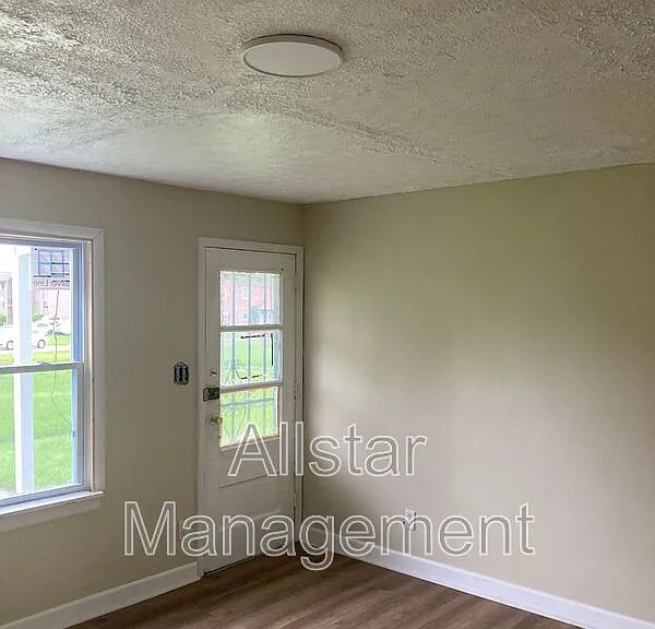 938 S Central Dr — Photo 3