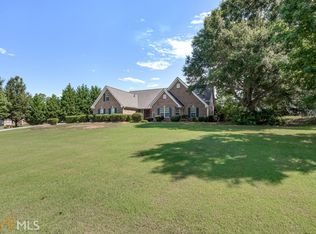 1216 Blue Springs Dr, Loganville, GA 30052