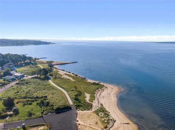 209 Wood St #211, Warwick, RI 02889