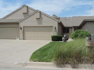 1647 E Harbour Towne Cir, Muskegon, MI 49441