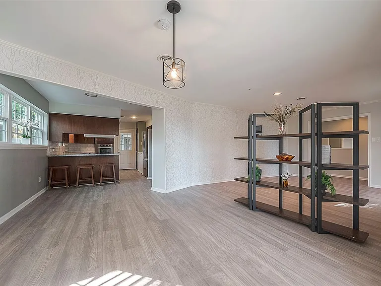 7810 Locke Ln — Photo 30