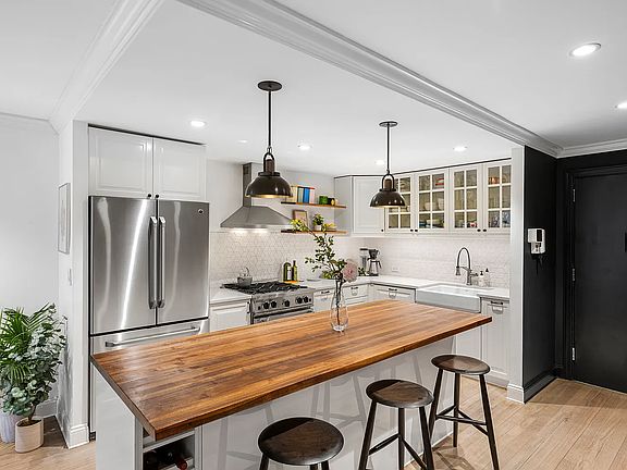 3rd image of 55 Poplar St #Gra