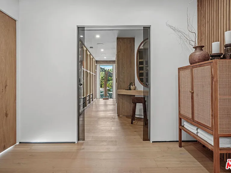 7135 Hollywood Blvd #W — Photo 21