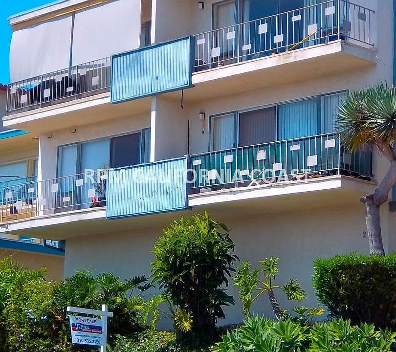 2nd image of 2723 S Gaffey St APT 2