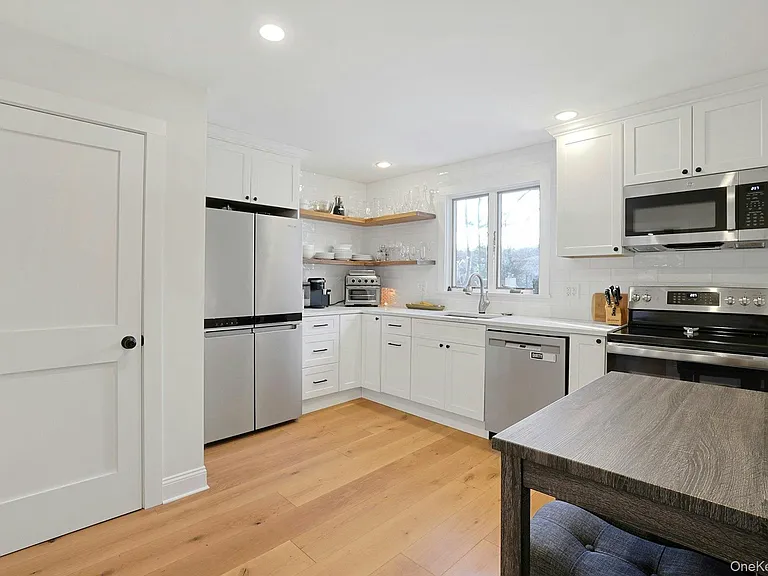32 School St #A — Photo 6