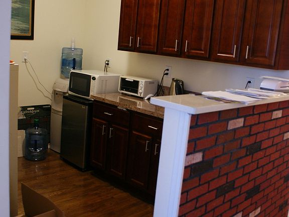 3rd image of 13130 Merrick Blvd