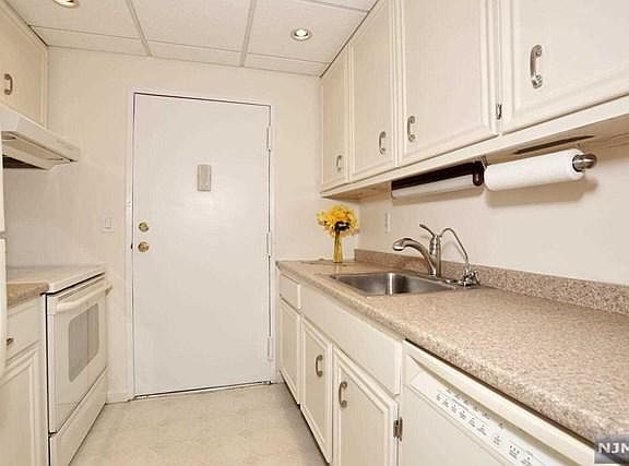5th image of 530 Fairview Ave #308-3308