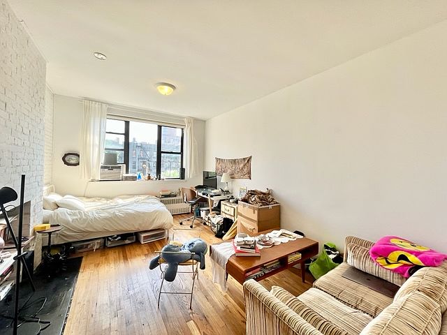 1st image of 227 E 5th St APT 5FE