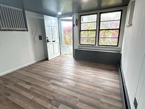 2nd image of 553 S 14th St