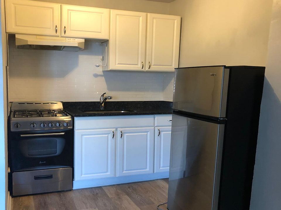 1st image of 1128 Spruce St APT 12