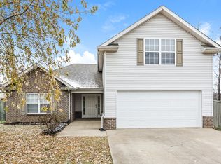 121 Howard Woody Dr, La Vergne, TN 37086
