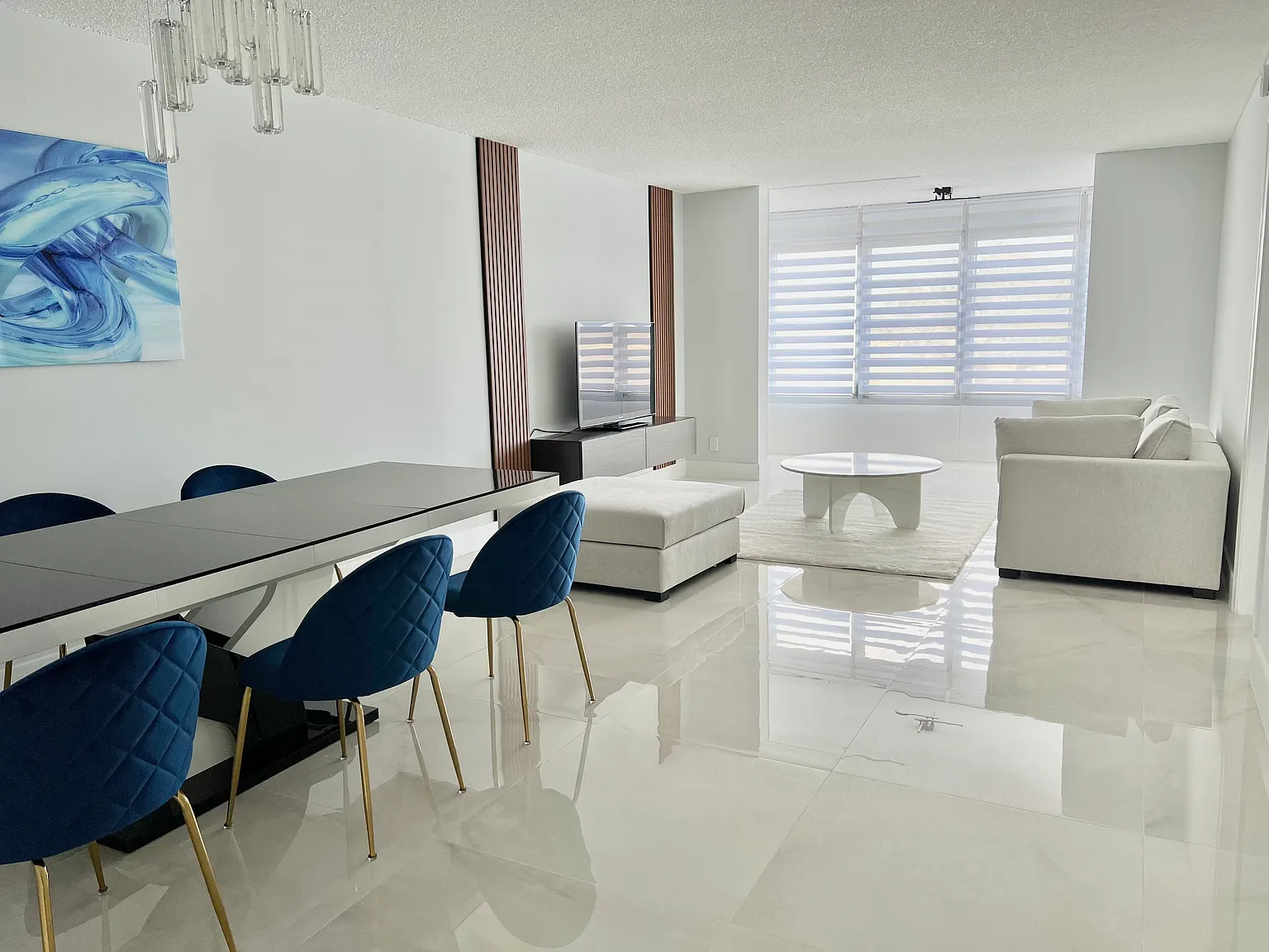 2 bed, 1162 sqft, $2,049 — Photo 1