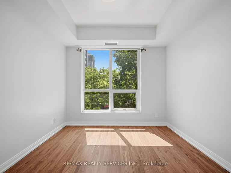 151 Village Green Sq #206 — Photo 20