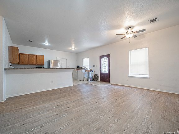 4th image of 127 CARRANZA ST