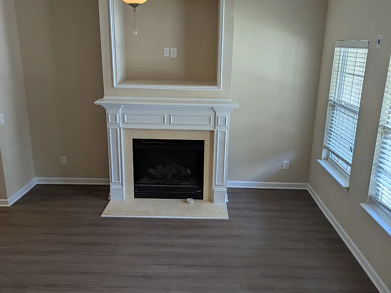 1249 Liberty Bell Ct — Photo 10