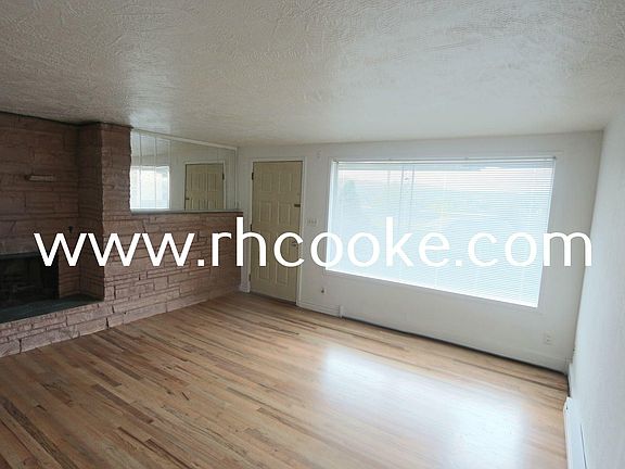 2nd image of 2907 E Illinois Ave