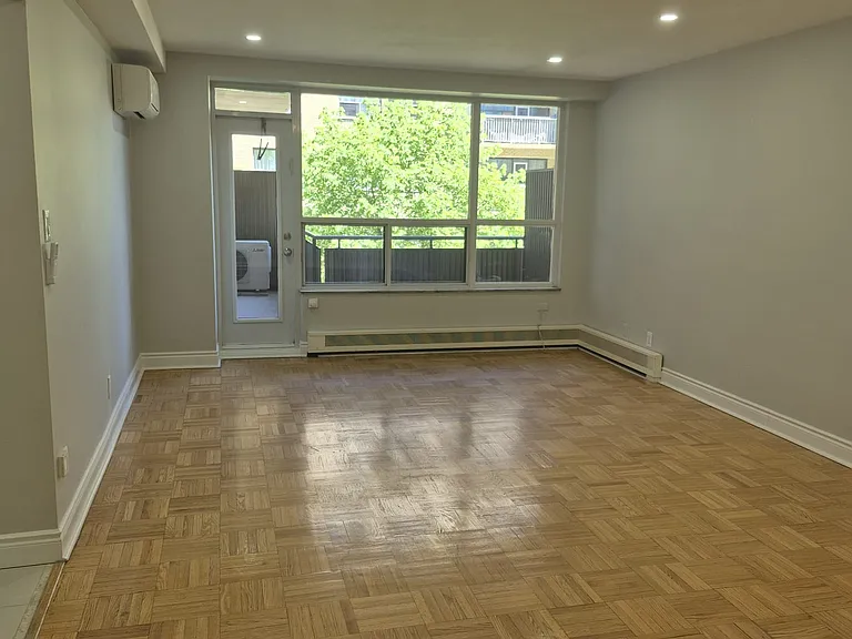 2515 Bathurst St — Photo 12
