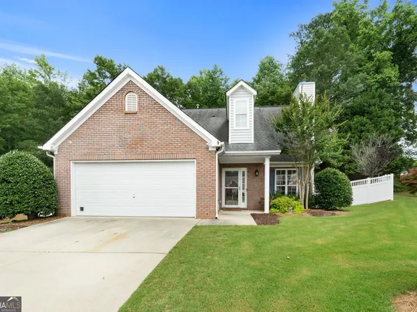 320 Cloverwood Dr, Fayetteville, GA 30215