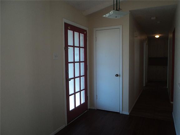 5th image of 1701 Warwick St