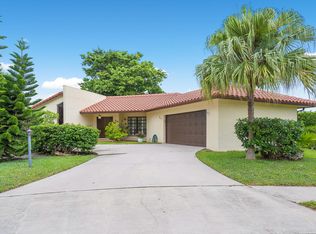 22821 Pinewood Ct, Boca Raton, FL 33433