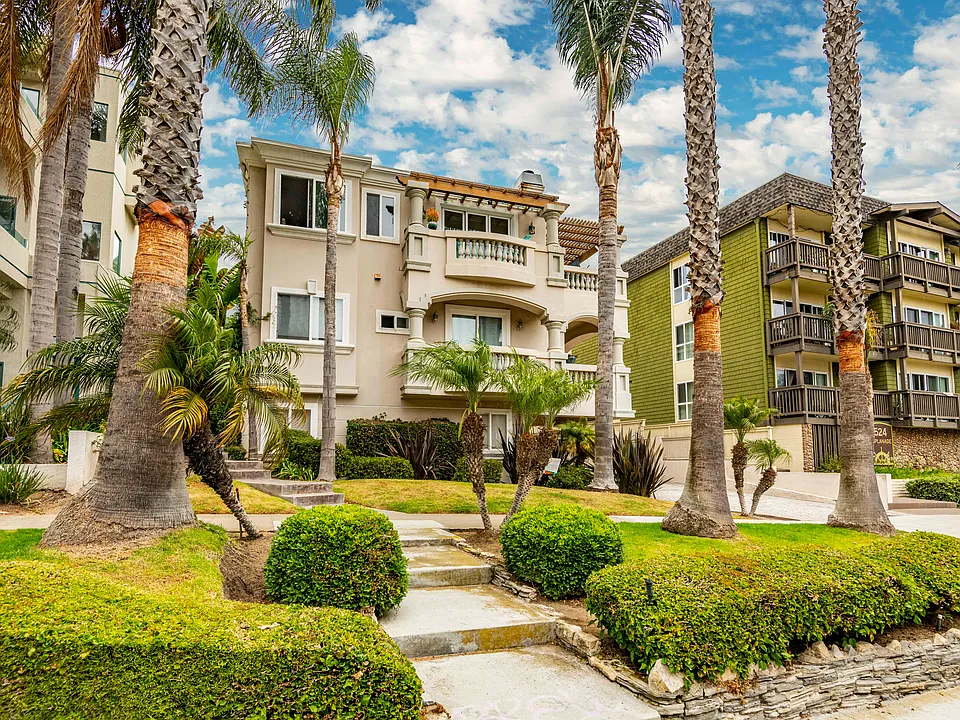 520 Esplanade #D