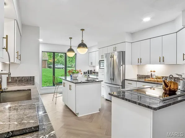 201 S Fairway Dr, Belleville, IL 62223