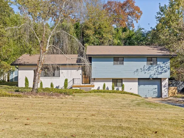 1313 Michael Ln, Hixson, TN 37343