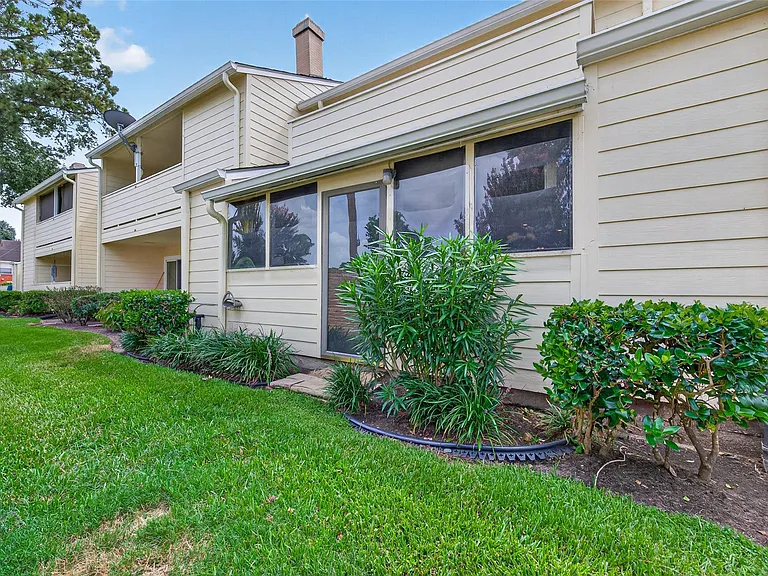 14515 Wunderlich Dr #403 — Photo 46
