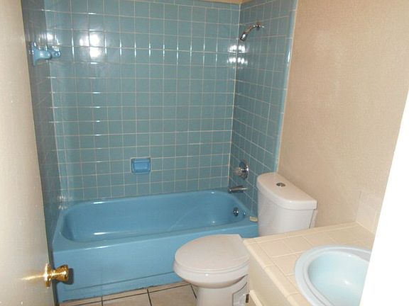 5th image of 411 Pleasant Valley Dr