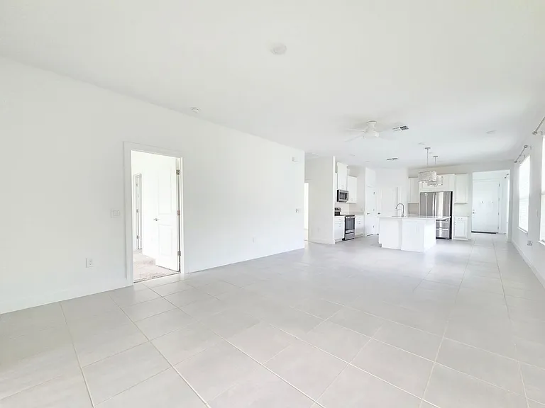 2182 Palm Tree Dr — Photo 4