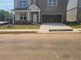 1079 Georgian Point Dr, Lawrenceville, GA 30045