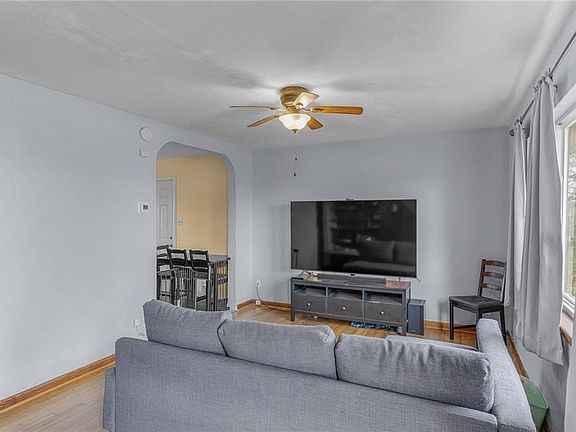 5th image of 1049 Ferry Plantation Rd