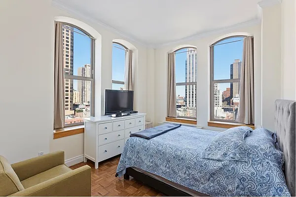 Sold by Ostrov Realty Group | media 33