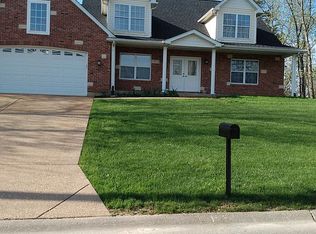 5954 Plantation Dr, Hillsboro, MO 63050