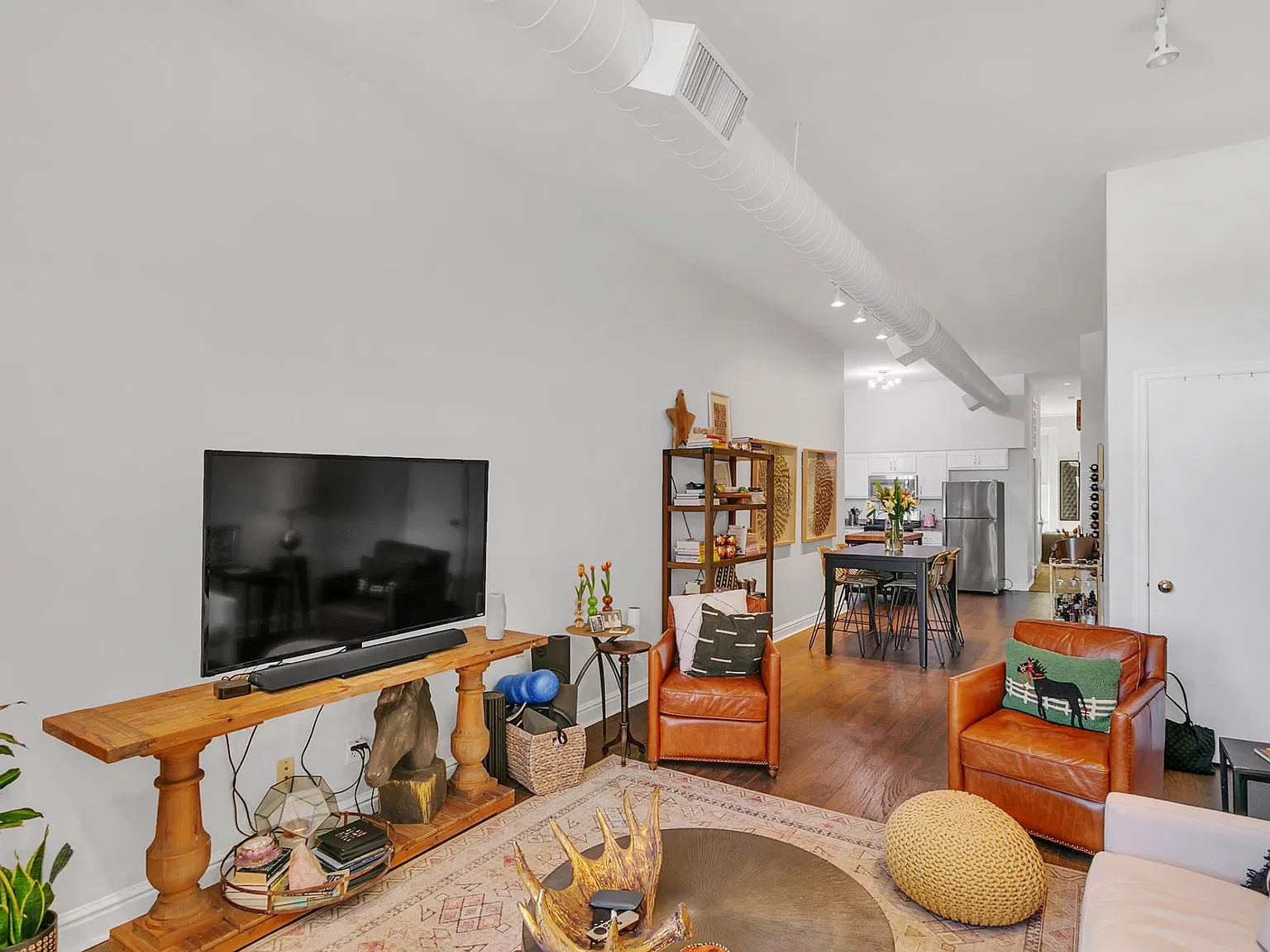 1 bed, 1235 sqft, $2,100 — Photo 4