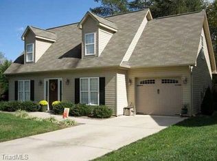 835 Valleystream Rd, Winston Salem, NC 27104